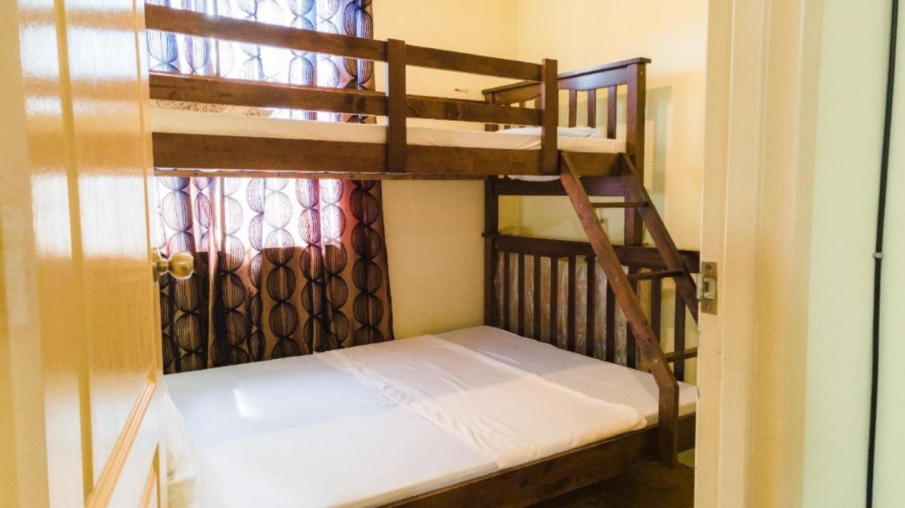 Kara'S Condotels Cebu Exterior photo